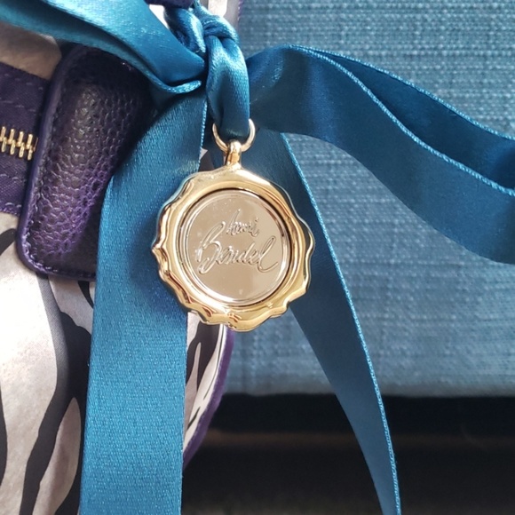 Henri Bendel handbag and wristlet - Picture 2 of 4